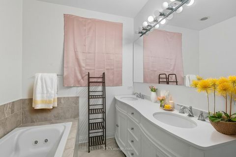 Tiny photo for 749 S CLAREMONT Avenue #1, Chicago, IL 60612 (MLS # 12469314)