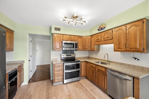 Tiny photo for 7575 Lake Street #4B, River Forest, IL 60305 (MLS # 12751481)