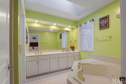 Tiny photo for 1121 Williamsburg Circle, Grayslake, IL 60030 (MLS # 12522664)