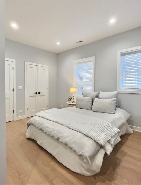 Tiny photo for 847 W Ainslie Street #1E, Chicago, IL 60640 (MLS # 12512985)