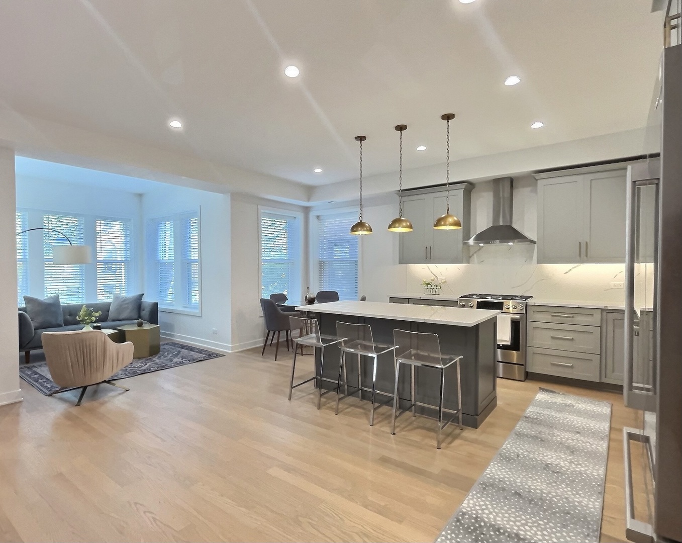 847 W Ainslie Street 1E