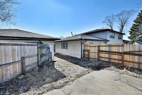 Tiny photo for 14201 Maryland Avenue, Dolton, IL 60419 (MLS # 12579023)