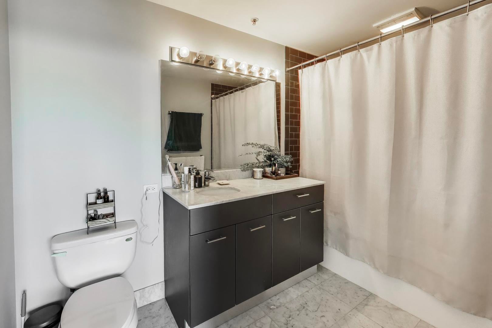 659 W Randolph Street 1711