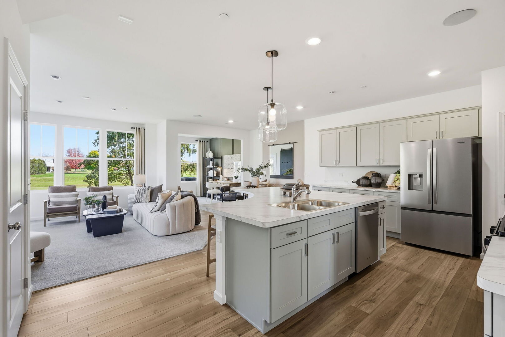 2001 Kensington Lane 01005