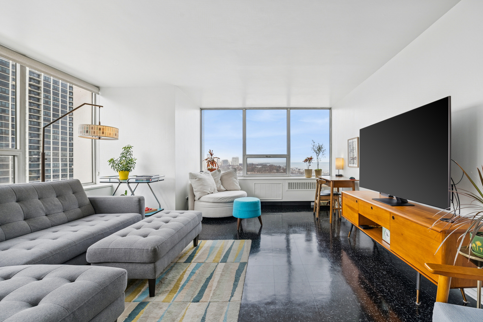 70 W Burton Place 2001F