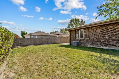 Tiny photo for 1750 W Woodland Avenue, Addison, IL 60101 (MLS # 12475855)