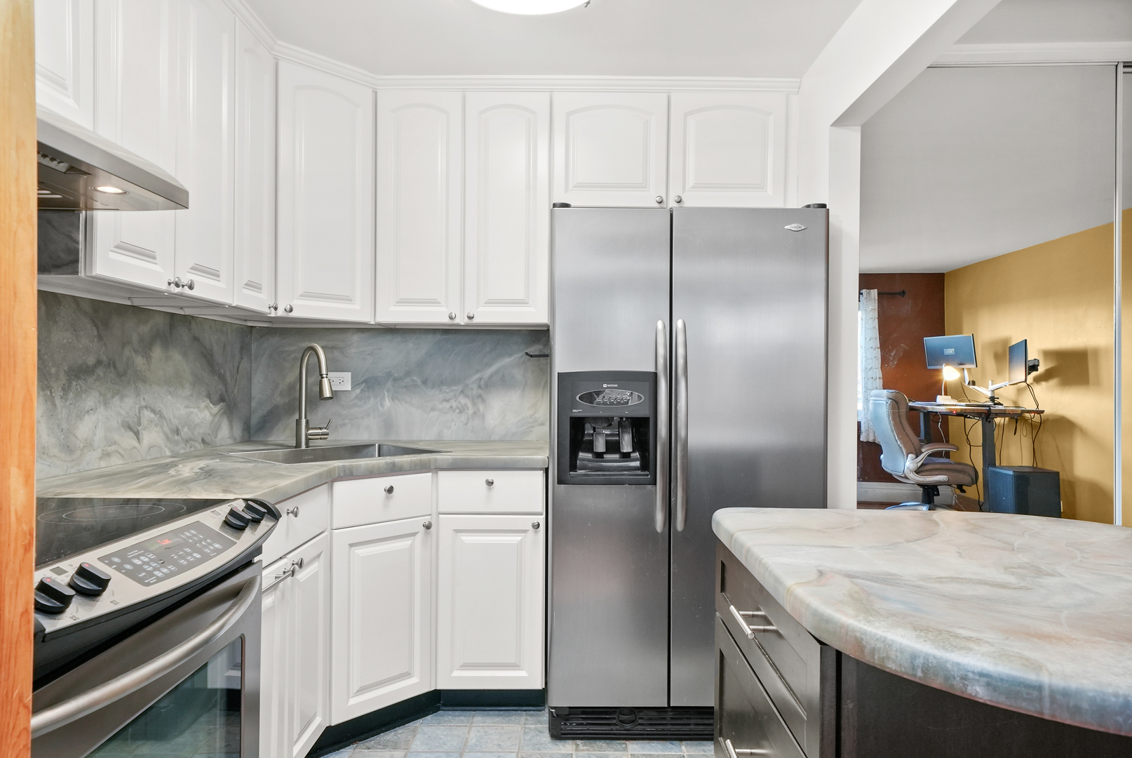 708 W Bittersweet Place 511