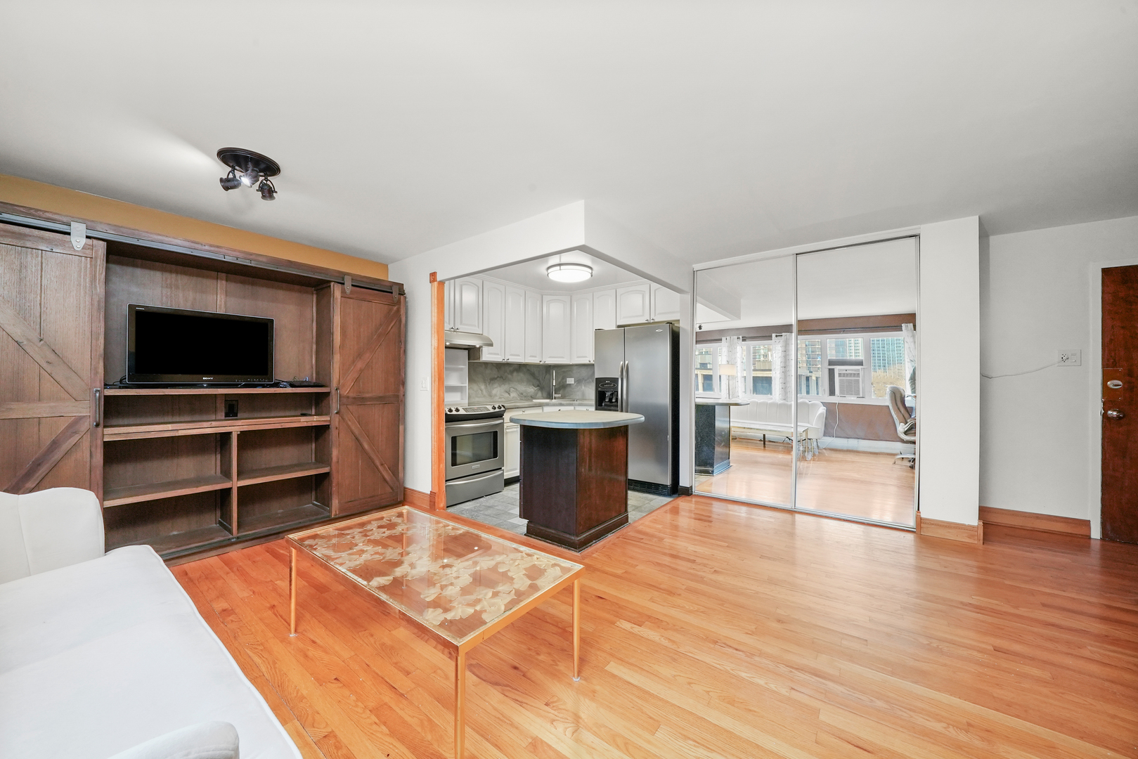708 W Bittersweet Place 511