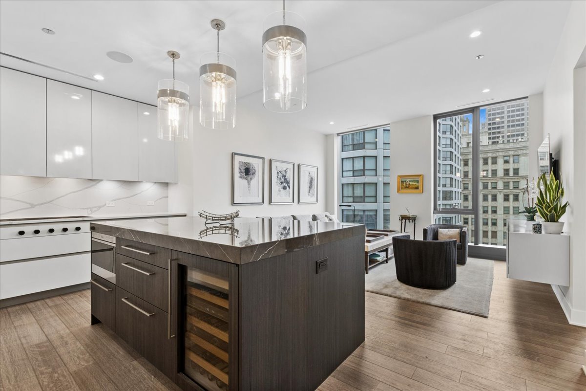 403 N Wabash Avenue 14B