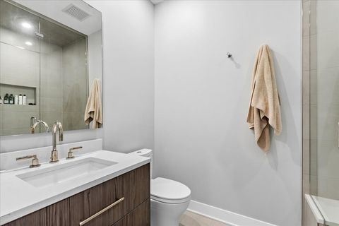 Tiny photo for 403 N Wabash Avenue #14B, Chicago, IL 60611 (MLS # 12603498)