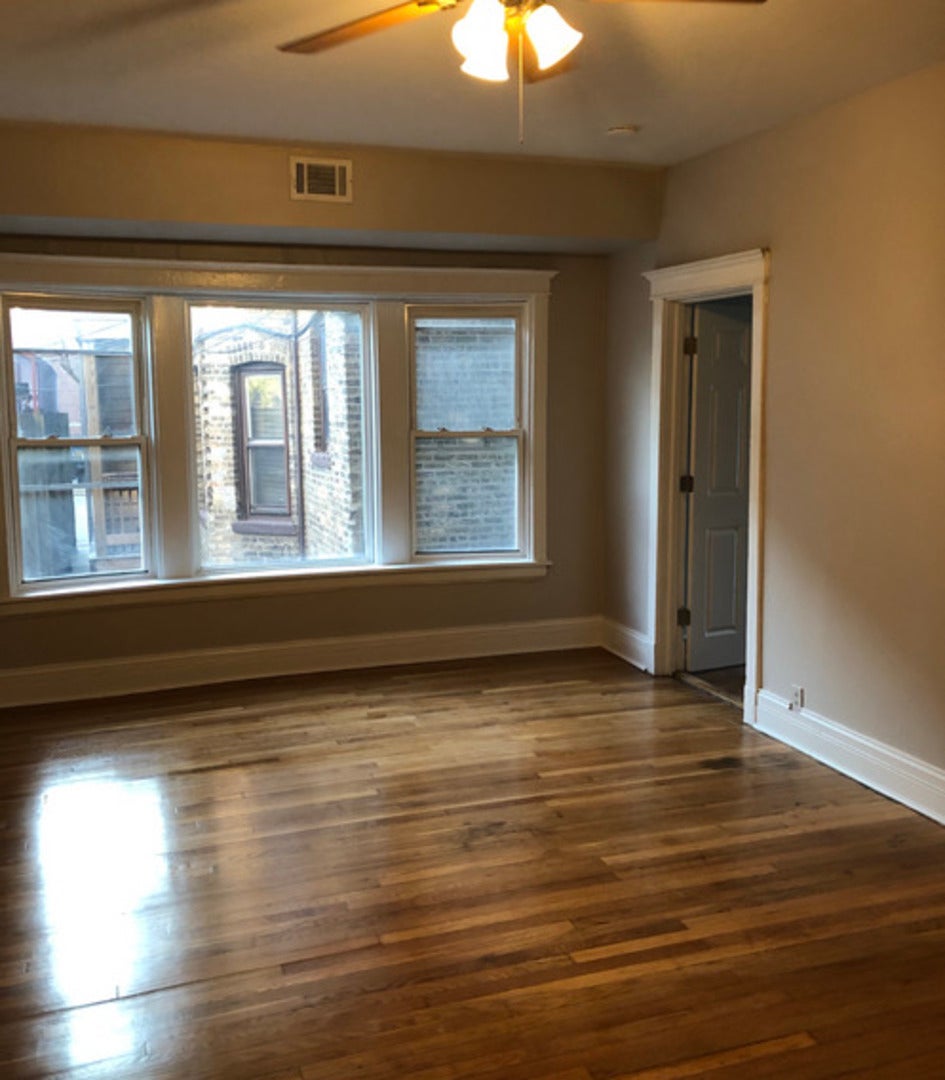 844 W Belle Plaine Avenue 1E