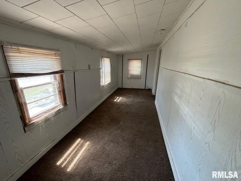Tiny photo for 314 E HESTER Street, Carbondale, IL 62901 (MLS # EB459522)