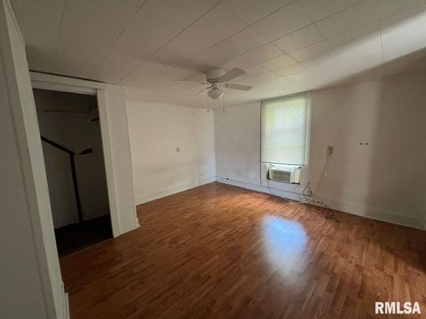 Tiny photo for 314 E HESTER Street, Carbondale, IL 62901 (MLS # EB459522)