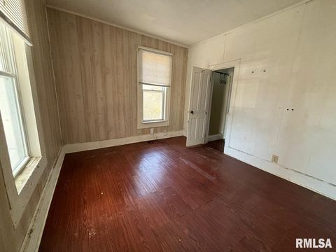 Tiny photo for 314 E HESTER Street, Carbondale, IL 62901 (MLS # EB459522)