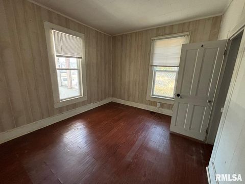 Tiny photo for 314 E HESTER Street, Carbondale, IL 62901 (MLS # EB459522)