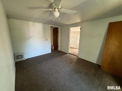 Tiny photo for 314 E HESTER Street, Carbondale, IL 62901 (MLS # EB459522)