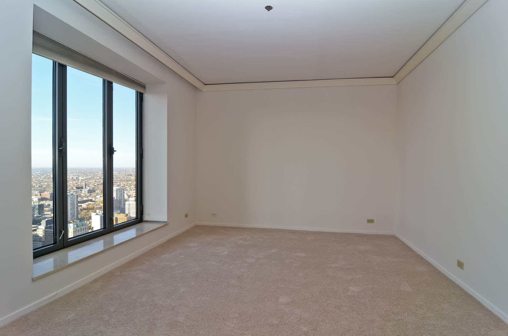 950 N MICHIGAN Avenue 4504