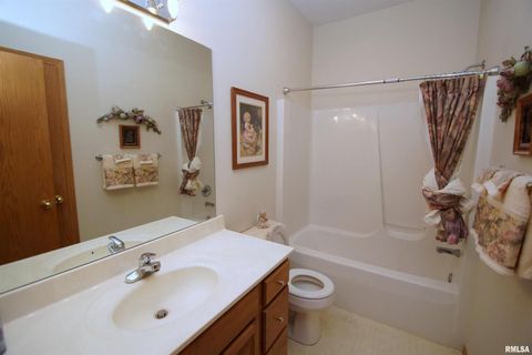 Tiny photo for 5321 FRIENDSHIP Drive, Davenport, IA 52804 (MLS # QC4267756)