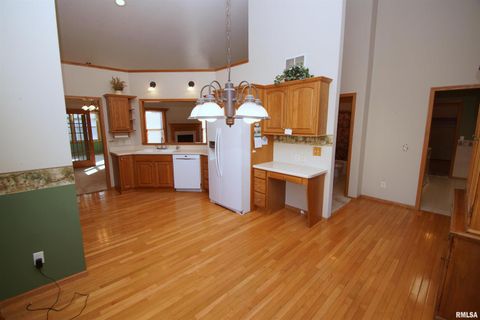 Tiny photo for 5321 FRIENDSHIP Drive, Davenport, IA 52804 (MLS # QC4267756)