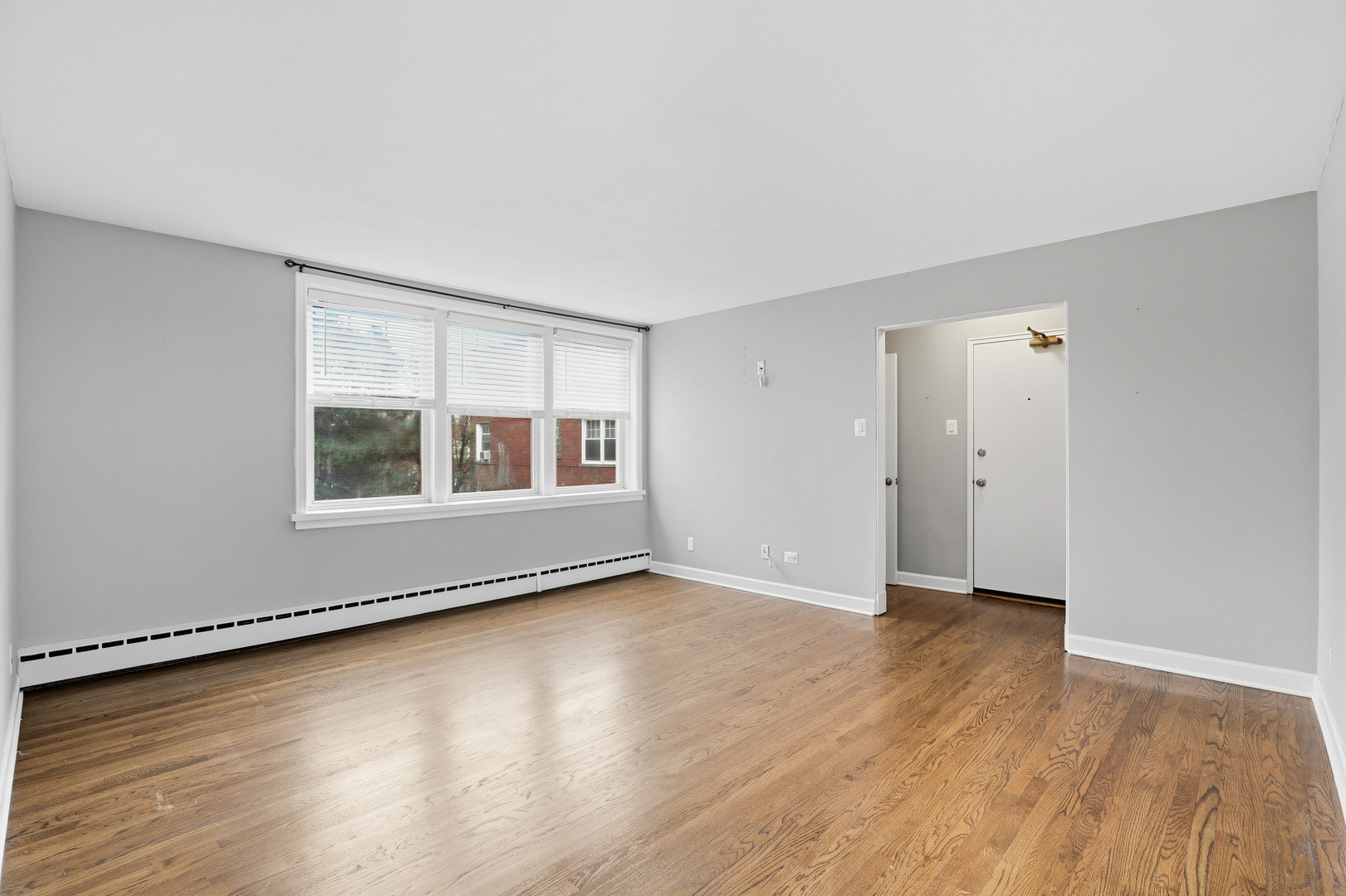 2412 W Farragut Avenue 2B-2422