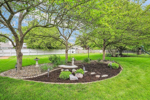 Tiny photo for 2706 N Salisbury Court, Champaign, IL 61821 (MLS # 12624348)
