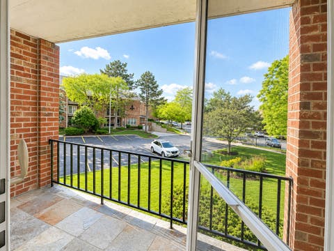 Tiny photo for 520 Biesterfield Road #209, Elk Grove Village, IL 60007 (MLS # 12730861)