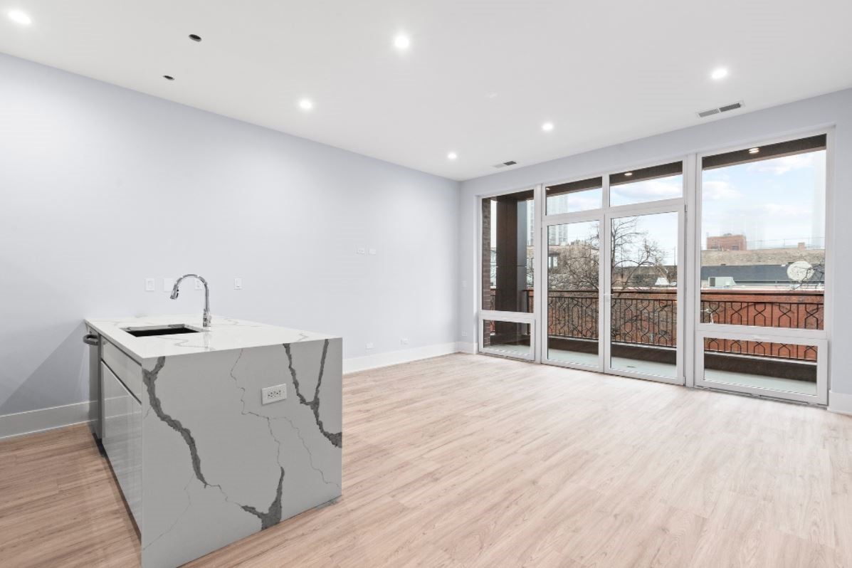 159 W North Avenue 204