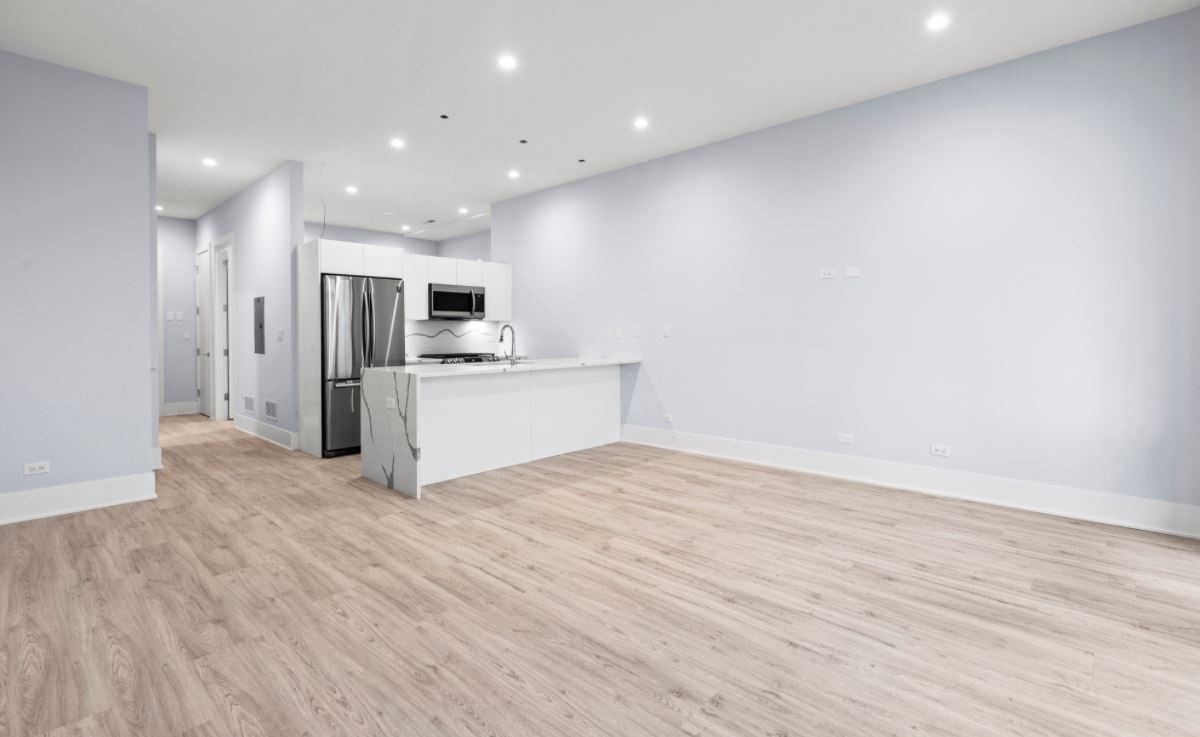 159 W North Avenue 204