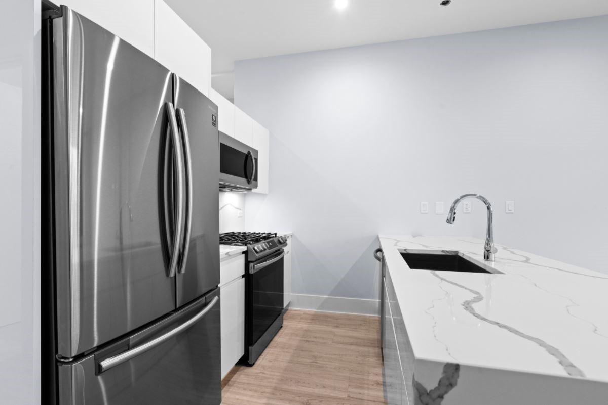 159 W North Avenue 204