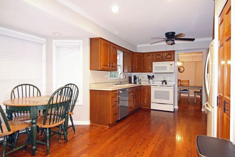 Tiny photo for 1017 Mayfair Drive, Libertyville, IL 60048 (MLS # 12606803)