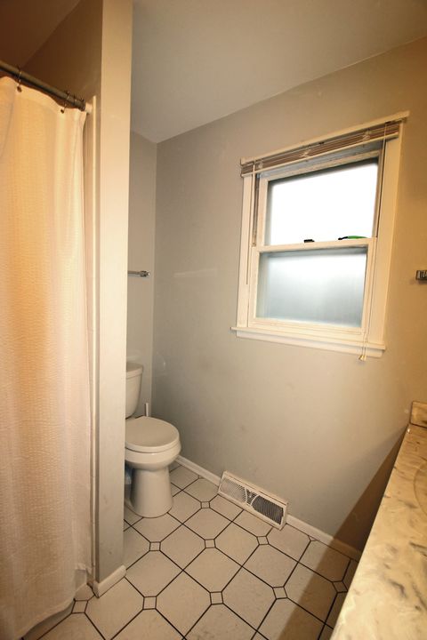 Tiny photo for 1017 Mayfair Drive, Libertyville, IL 60048 (MLS # 12606803)