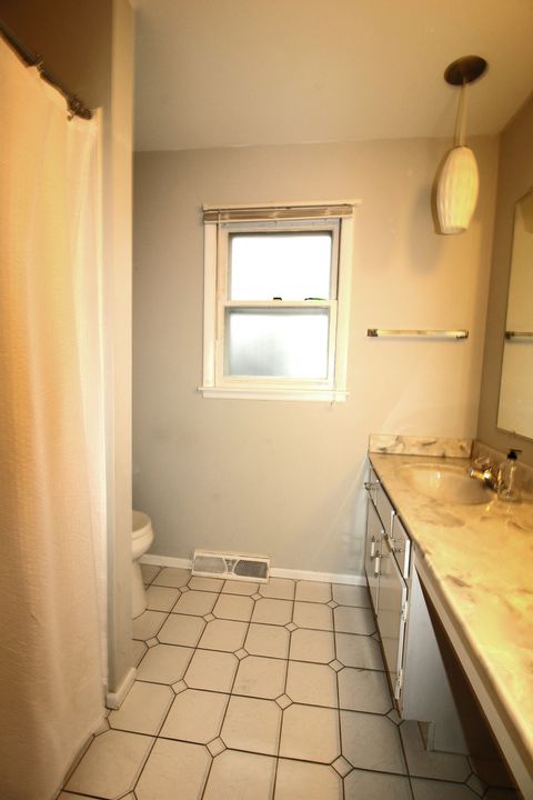 Tiny photo for 1017 Mayfair Drive, Libertyville, IL 60048 (MLS # 12606803)