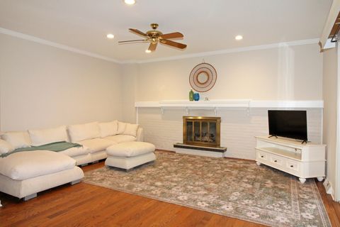 Tiny photo for 1017 Mayfair Drive, Libertyville, IL 60048 (MLS # 12606803)