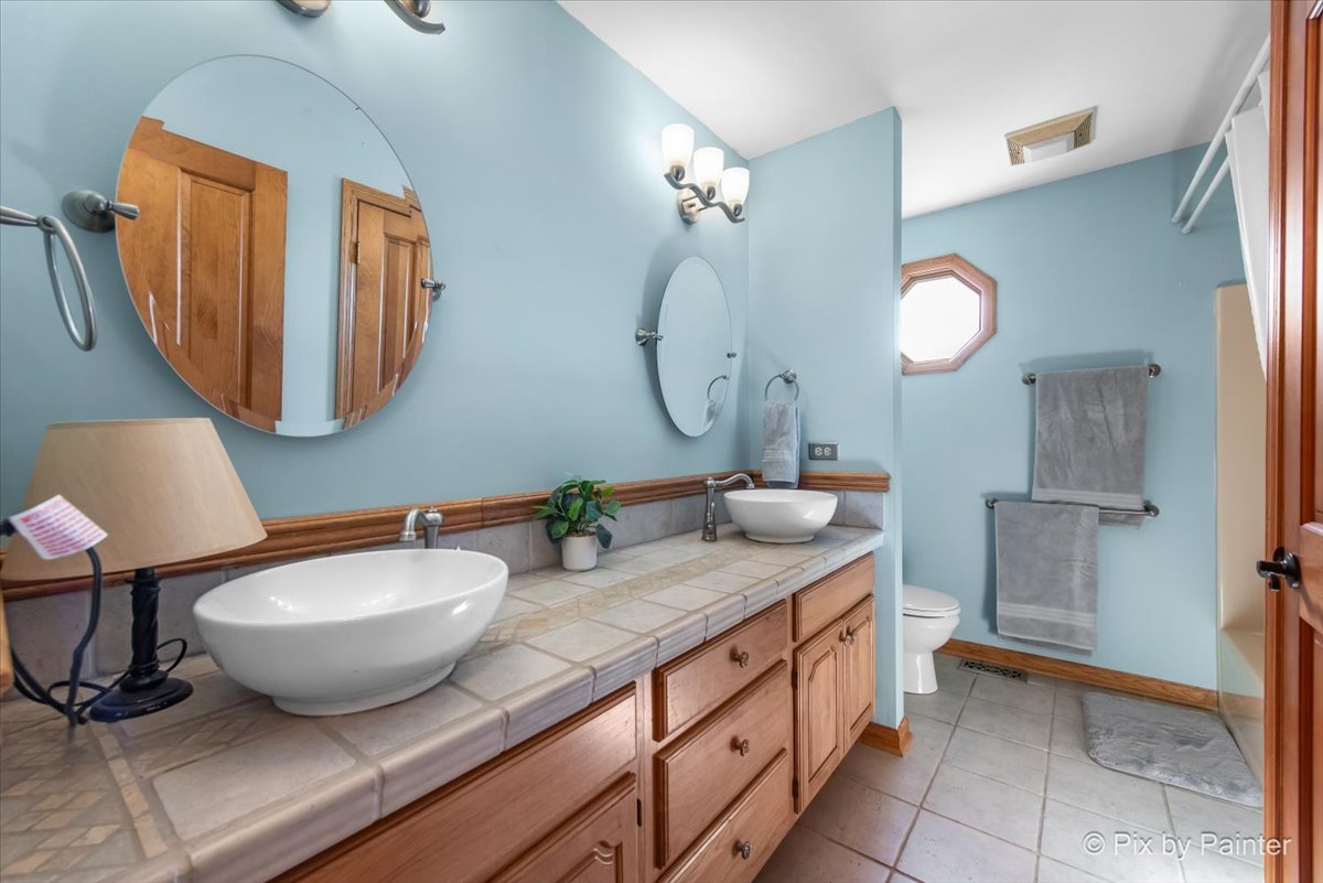 Harvard, Illinois 60033, United States, 4 Bedrooms Bedrooms, ,4 BathroomsBathrooms,Residential,Active,204603