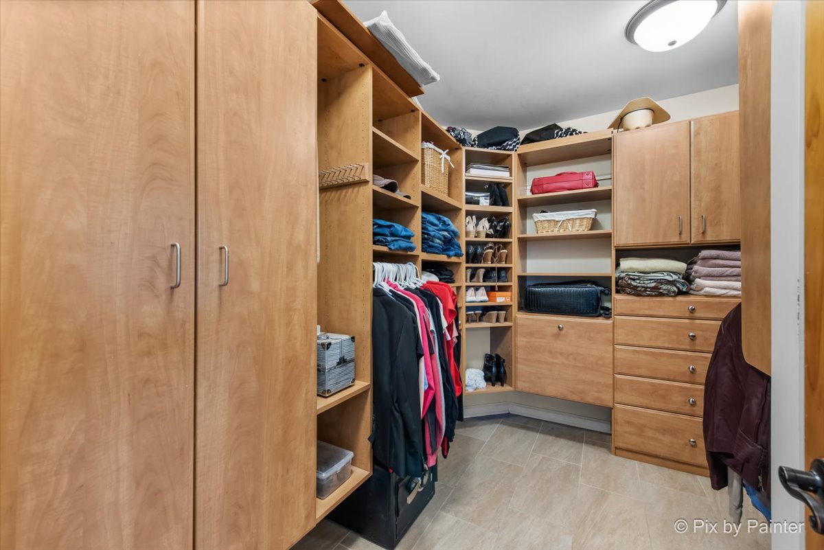 Harvard, Illinois 60033, United States, 4 Bedrooms Bedrooms, ,4 BathroomsBathrooms,Residential,Active,204603