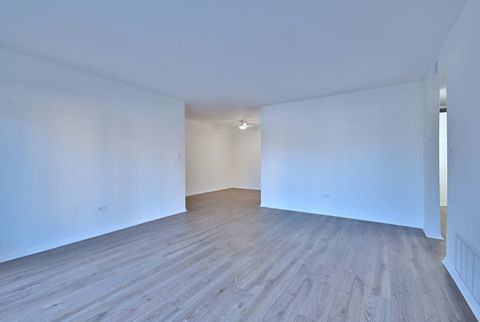 Tiny photo for 6177 Knoll Wood Road #102, Willowbrook, IL 60527 (MLS # 12519006)