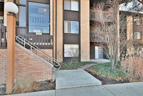 Photo of 6177 Knoll Wood Road #102, Willowbrook, IL 60527 (MLS # 12519006)