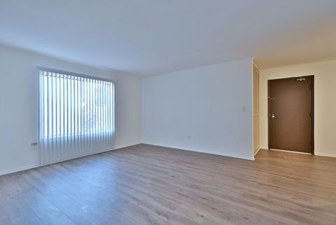 Tiny photo for 6177 Knoll Wood Road #102, Willowbrook, IL 60527 (MLS # 12519006)