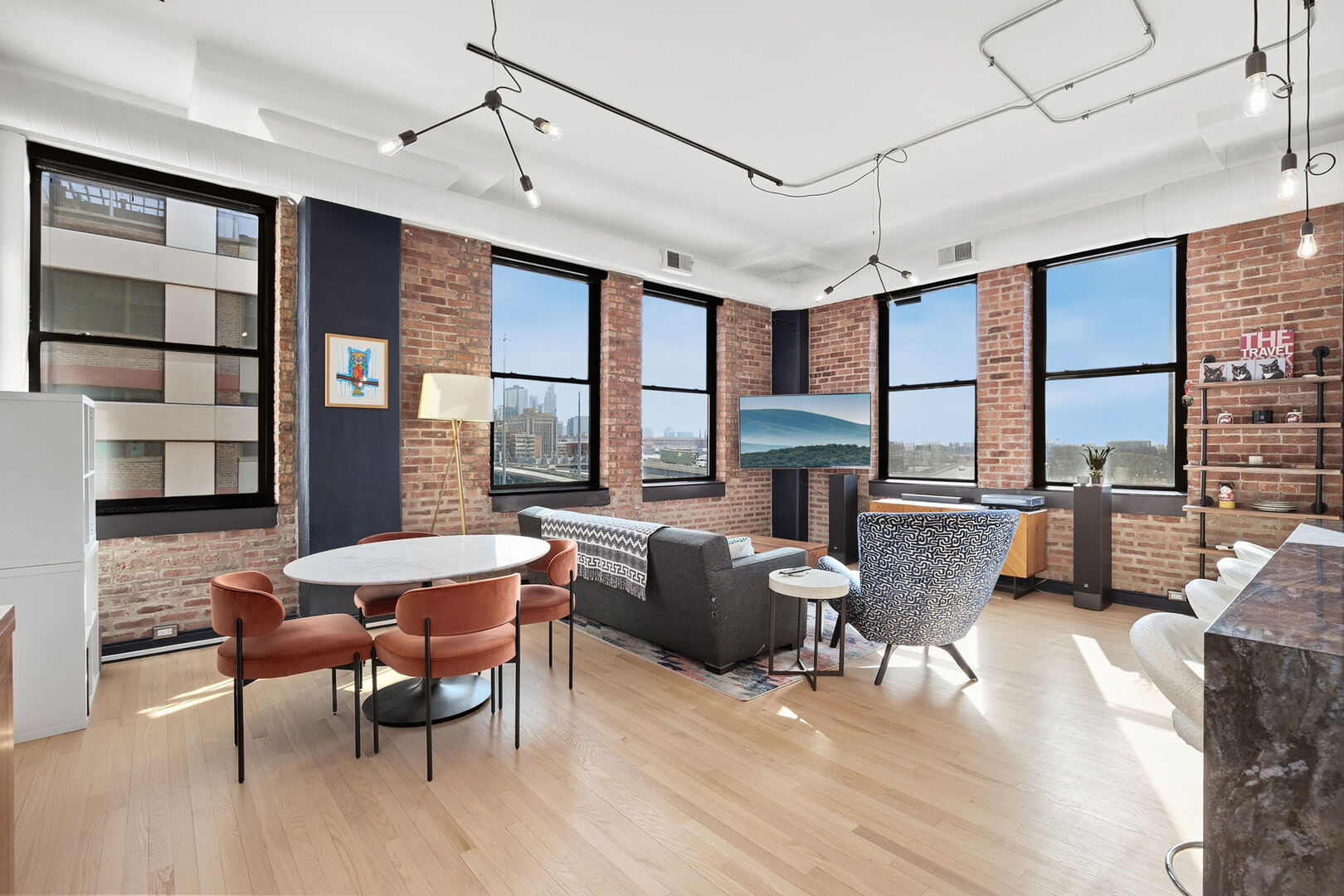 812 W Van Buren Street 5A