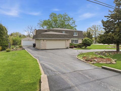 Photo of 1735 Larson Lane, Roselle, IL 60172 (MLS # 12592504)