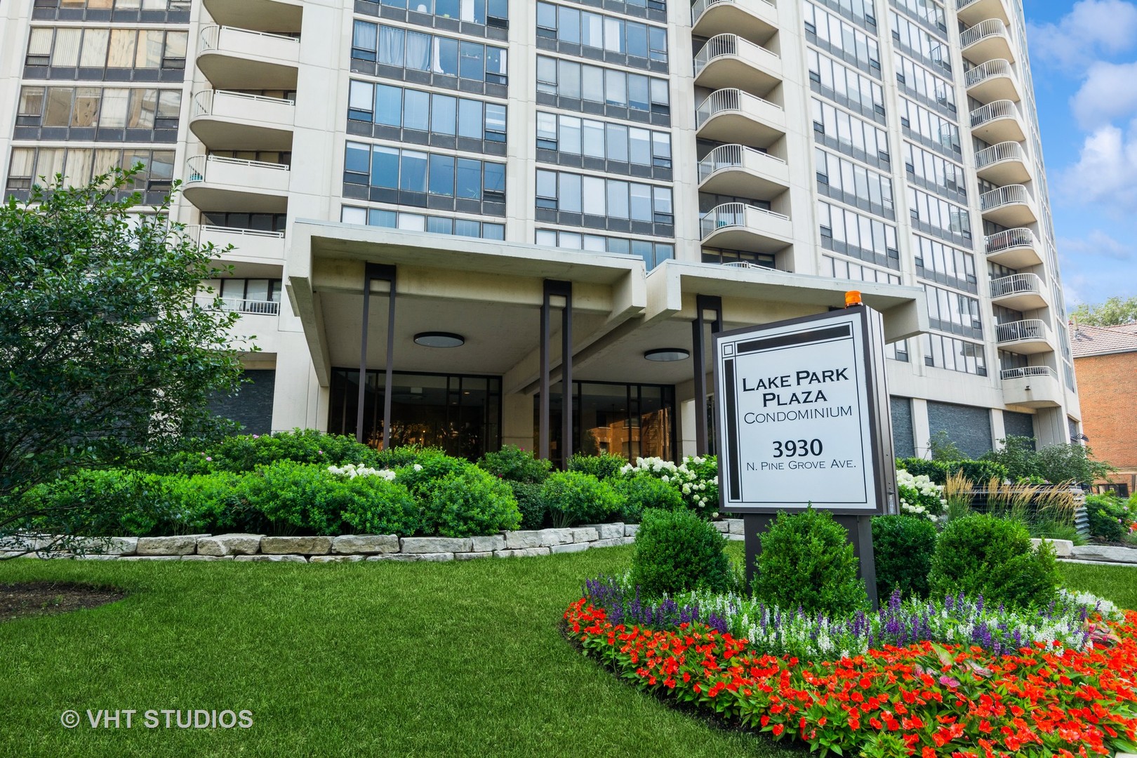 3930 N Pine Grove Avenue 506