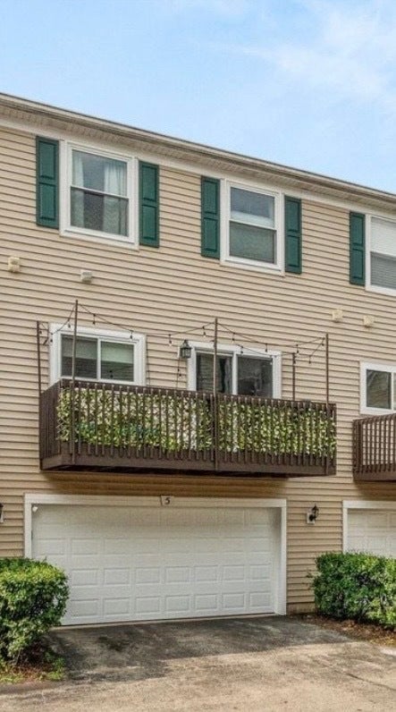 Tiny photo for 2430 Courtyard Circle #5, Aurora, IL 60506 (MLS # 12728106)