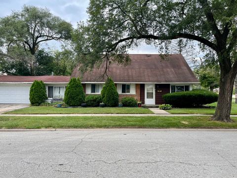 Photo of 220 W Raye Drive, Chicago Heights, IL 60411 (MLS # 12479171)