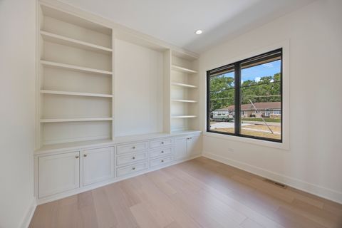 Tiny photo for 11901 Heritage Drive, Burr Ridge, IL 60527 (MLS # 12423851)