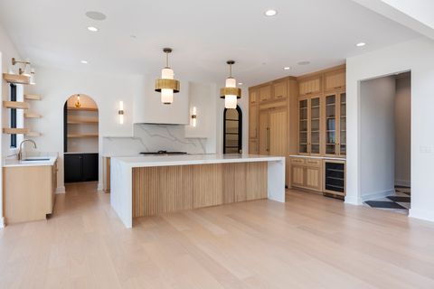 Tiny photo for 11901 Heritage Drive, Burr Ridge, IL 60527 (MLS # 12423851)