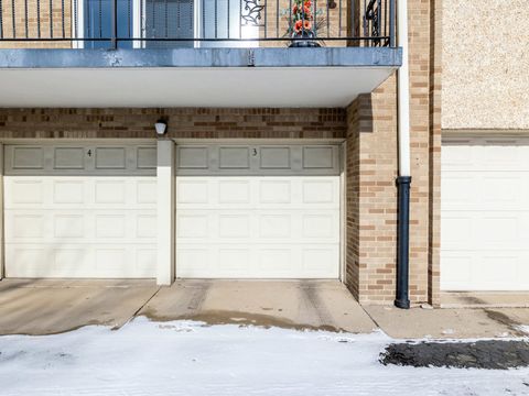 Tiny photo for 10117 S Cicero Avenue #206, Oak Lawn, IL 60453 (MLS # 12579152)