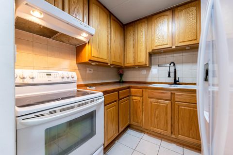 Tiny photo for 10117 S Cicero Avenue #206, Oak Lawn, IL 60453 (MLS # 12579152)