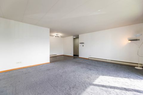 Tiny photo for 10117 S Cicero Avenue #206, Oak Lawn, IL 60453 (MLS # 12579152)