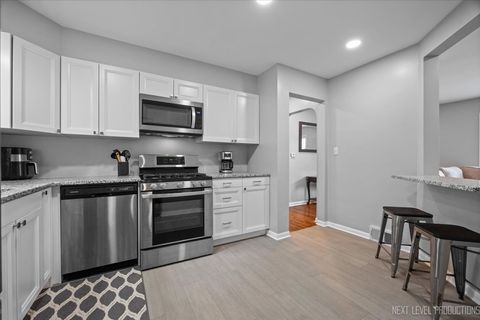 Tiny photo for 129 Weaver Drive, Cary, IL 60013 (MLS # 12478493)