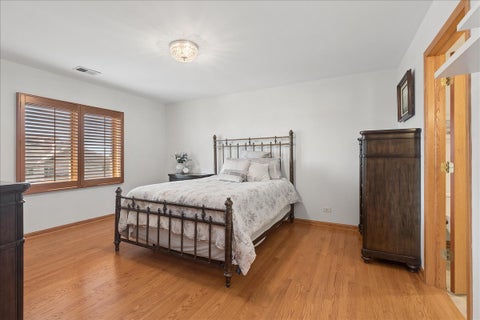 Tiny photo for 14011 Norwich Lane #304, Orland Park, IL 60467 (MLS # 12740424)